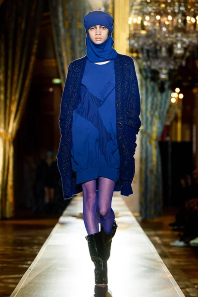 Look 12